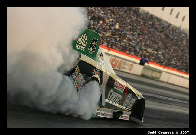 IMAGE: http://www.unitonestudios.com/gallery/motorsports/2007/Eric_Medlen/images/05.JPG