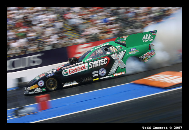 IMAGE: http://www.unitonestudios.com/gallery/motorsports/2007/Eric_Medlen/images/10.JPG